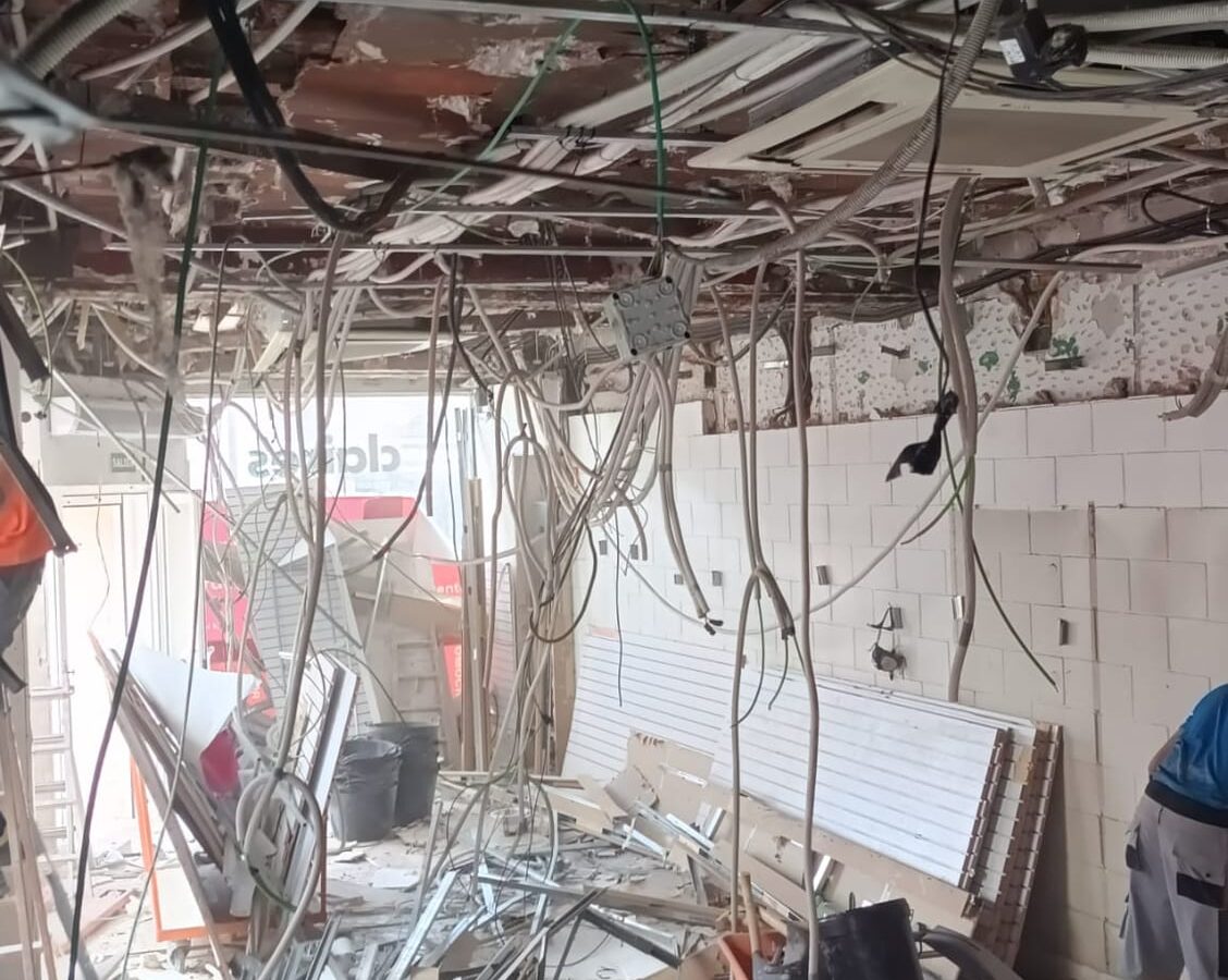 Demolición de local retail